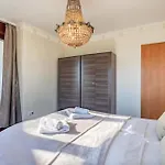 Skyvibe Penthouse Bpcentral