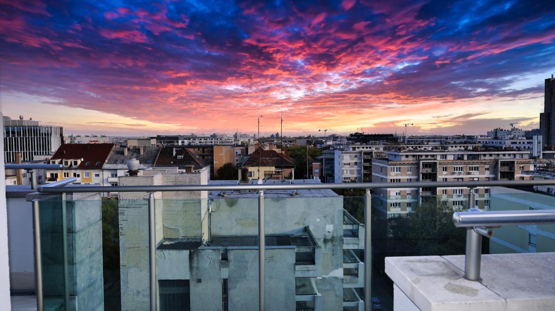 Skyvibe Penthouse Bpcentral Apartament *